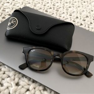Ray-Bans RB4324